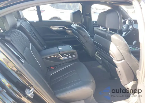 2021 BMW M760I xDrive z USA, uszkodzony, nr VIN WBA7U6C05MCE58977